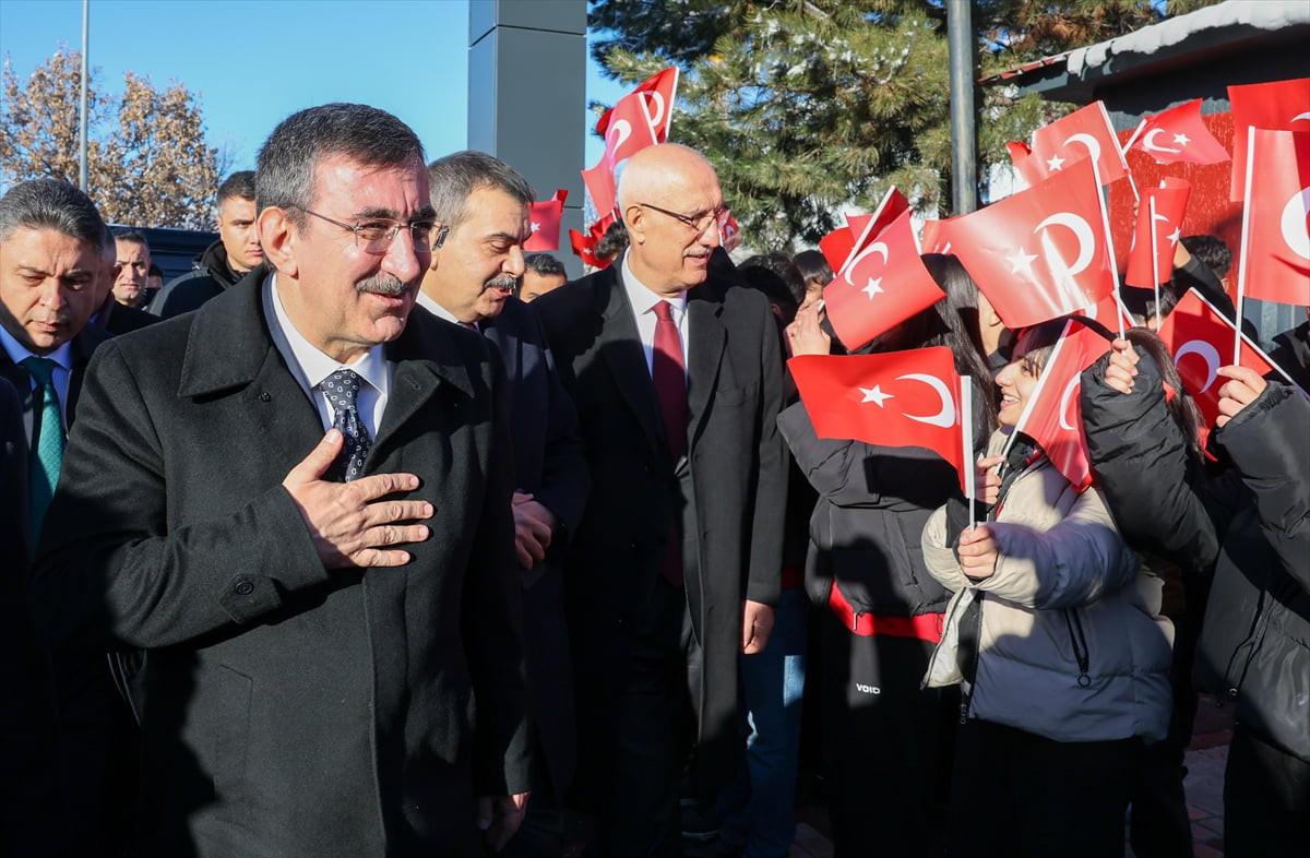 Cumhurbaşkanı Yardımcısı Cevdet Yılmaz, Bingöl'deki temasları kapsamında yapımı tamamlanan Firince...