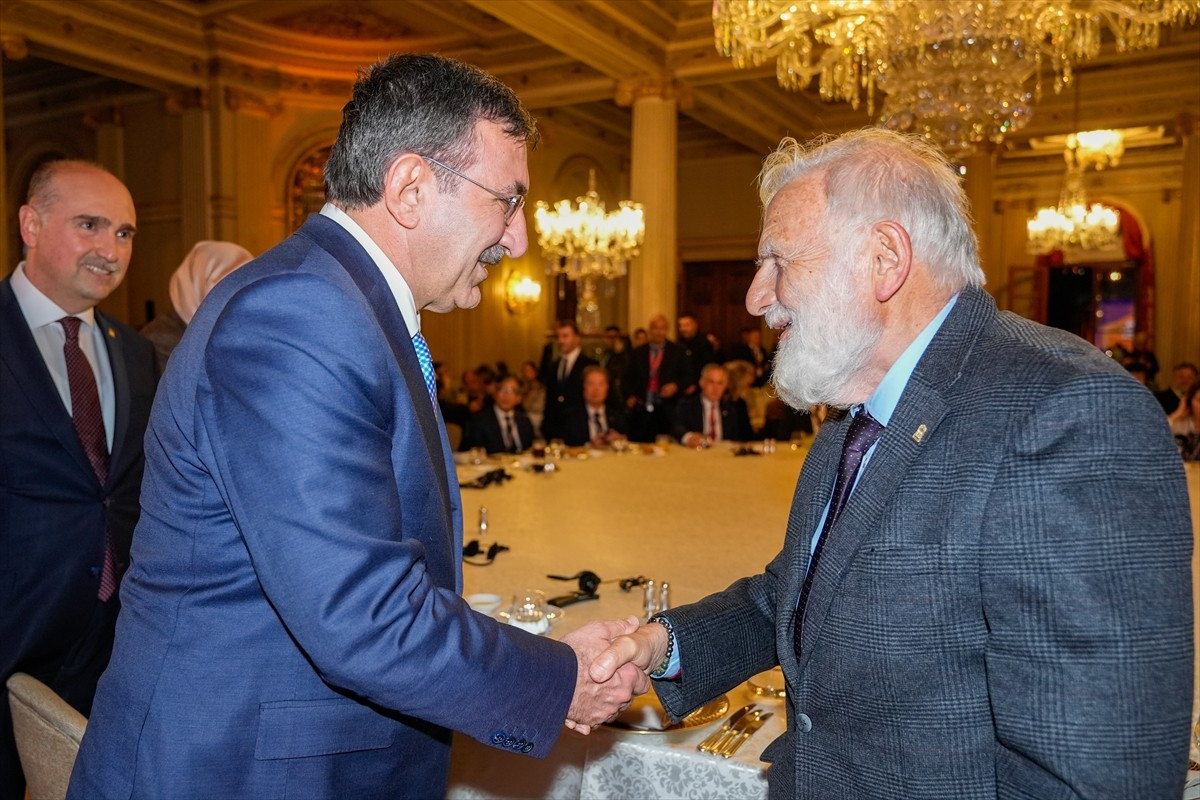 Cumhurbaşkanı Yardımcısı Cevdet Yılmaz, Dolmabahçe Sarayı'nda düzenlenen "Milli Sarayların Yüzyılı...