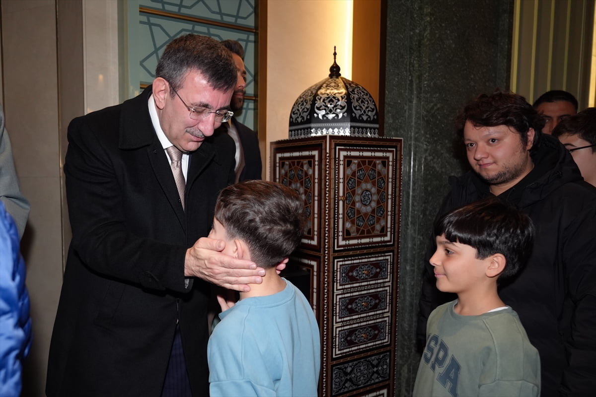 Cumhurbaşkanı Yardımcısı Cevdet Yılmaz, Ramazan Bayramı namazını Cumhurbaşkanlığı Külliyesi'ndeki...