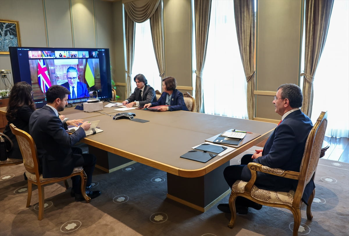 Cumhurbaşkanı Yardımcısı Cevdet Yılmaz (sağda), Cumhurbaşkanı Recep Tayyip Erdoğan'ı temsilen...