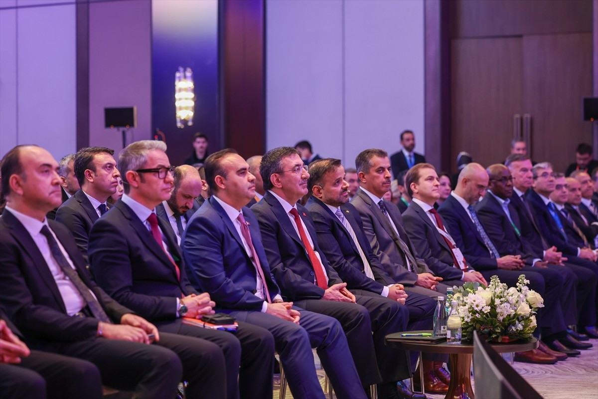 Cumhurbaşkanı Yardımcısı Cevdet Yılmaz, Sanayi ve Teknoloji Bakanı Mehmet Fatih Kacır, Turkcell...