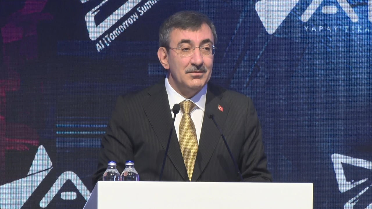 CUMHURBAŞKANI YARDIMCISI CEVDET YILMAZ, TÜRKİYE'NİN STRATEJİ BELGESİ YAYIN YILI OLAN 2021'DE YAPAY...