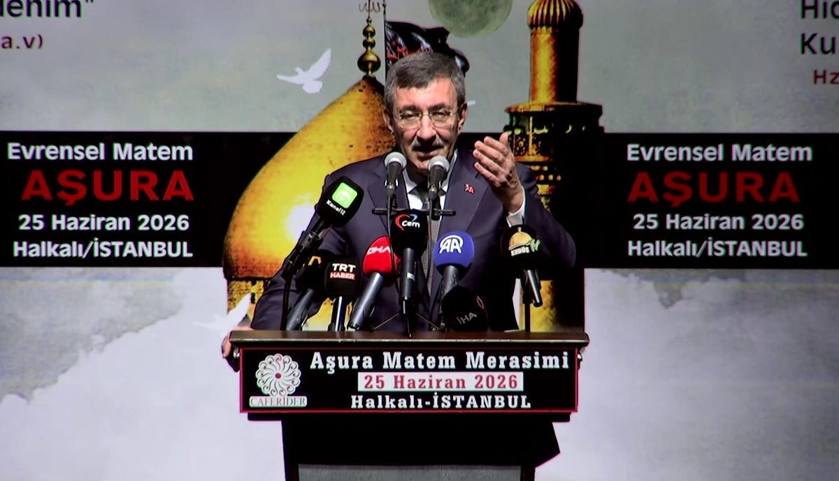 CUMHURBAŞKANI YARDIMCISI YILMAZ, İSTANBUL'DA DÜZENLENEN "EVRENSEL AŞURA MATEM MERASİMİ"...