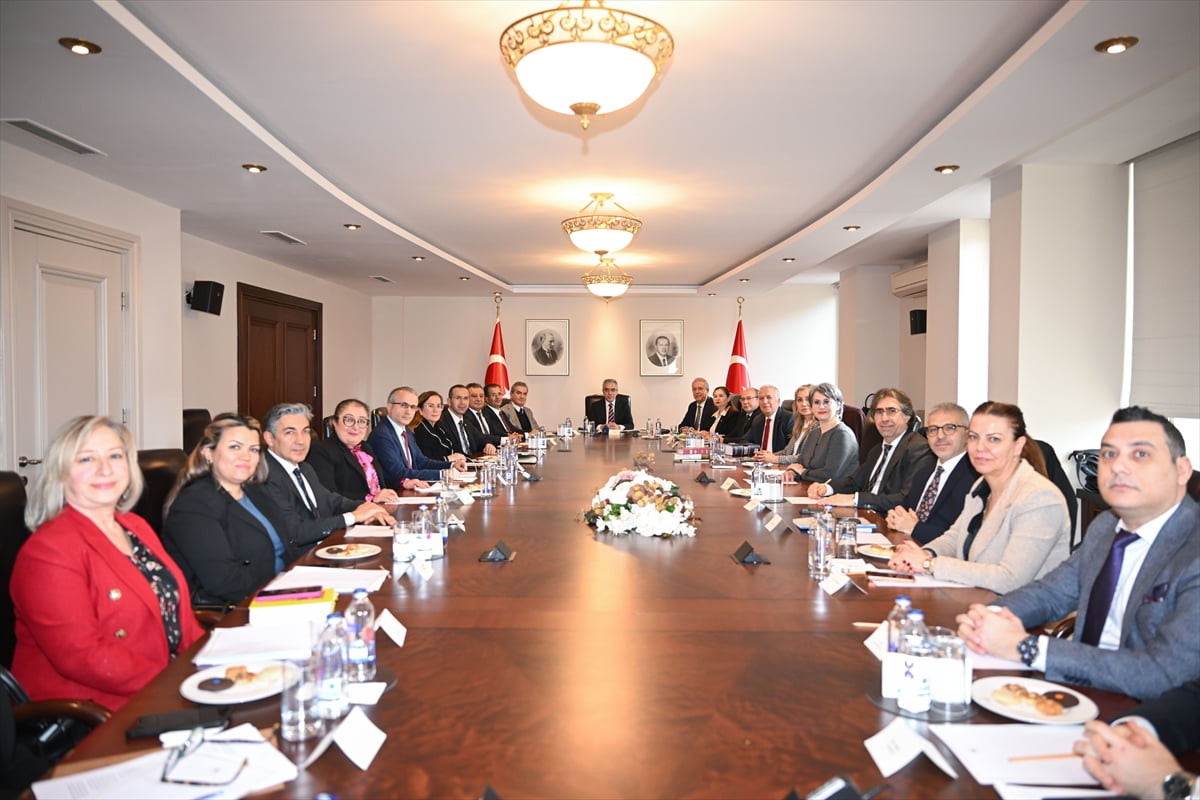 Cumhurbaşkanlığı Hukuk Politikaları Kurulu Başkanvekili Mehmet Uçum başkanlığındaki "Aile...