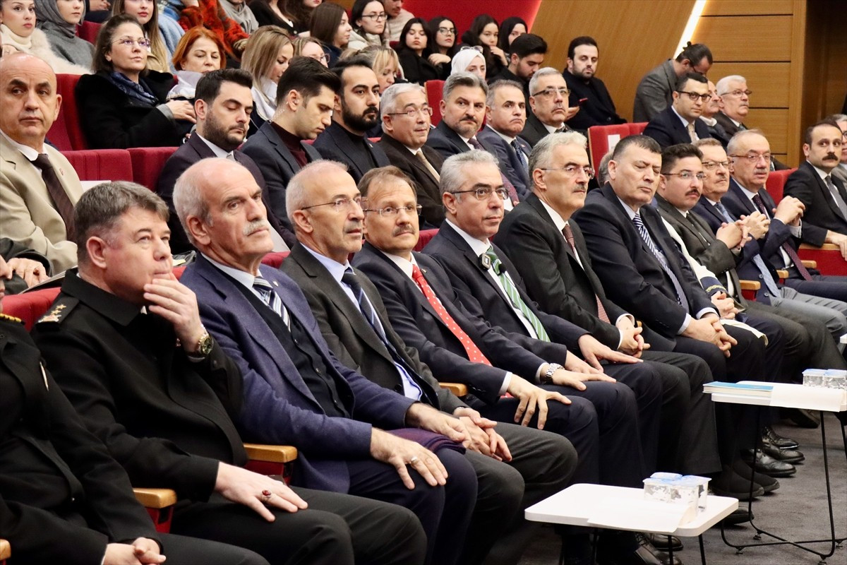 Cumhurbaşkanlığı Hukuk Politikaları Kurulu Başkanvekili Mehmet Uçum (sol 5), Mudanya...