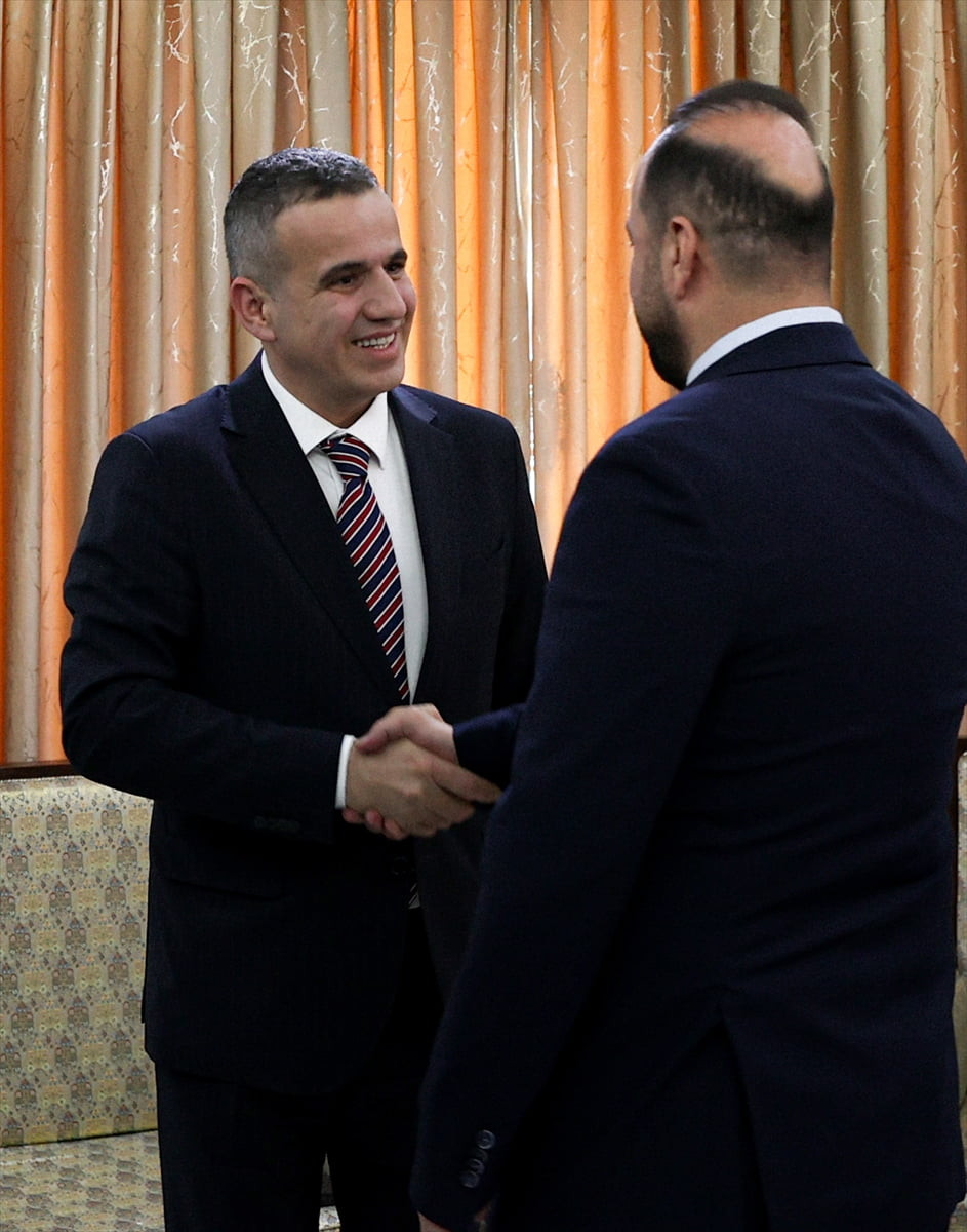 Cumhurbaşkanlığı İletişim Başkan Yardımcısı Ferhat Pirinççi (solda), başkent Şam'da Suriye...