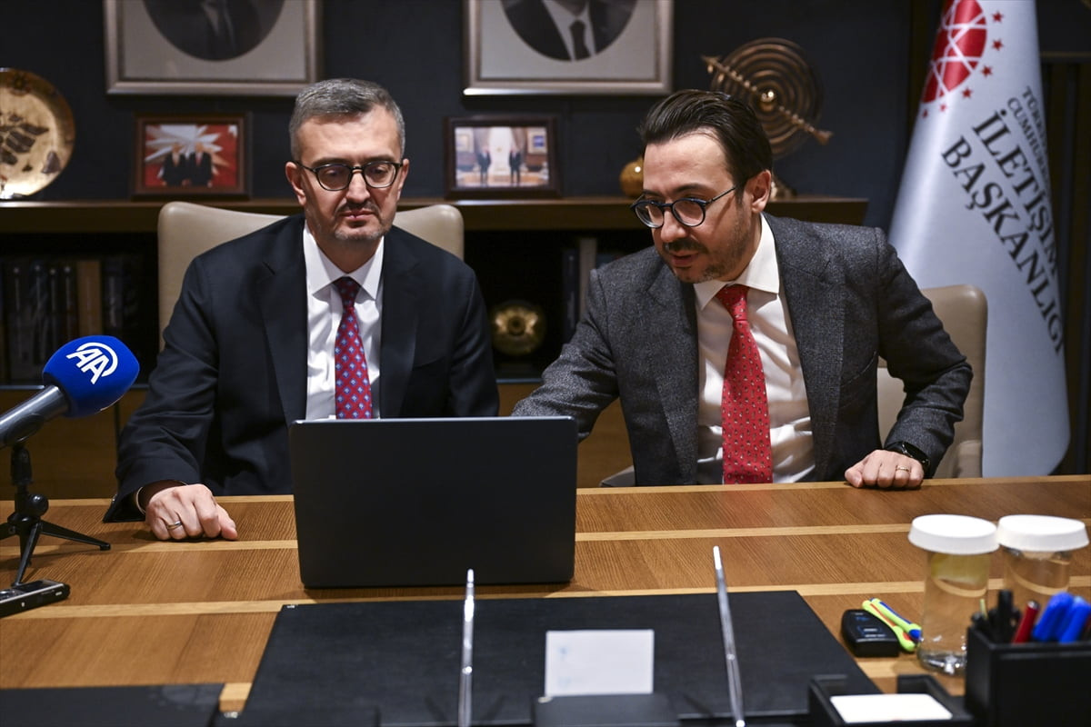 Cumhurbaşkanlığı İletişim Başkanı Burhanettin Duran, Anadolu Ajansının (AA) gözünden 2025'e damga...