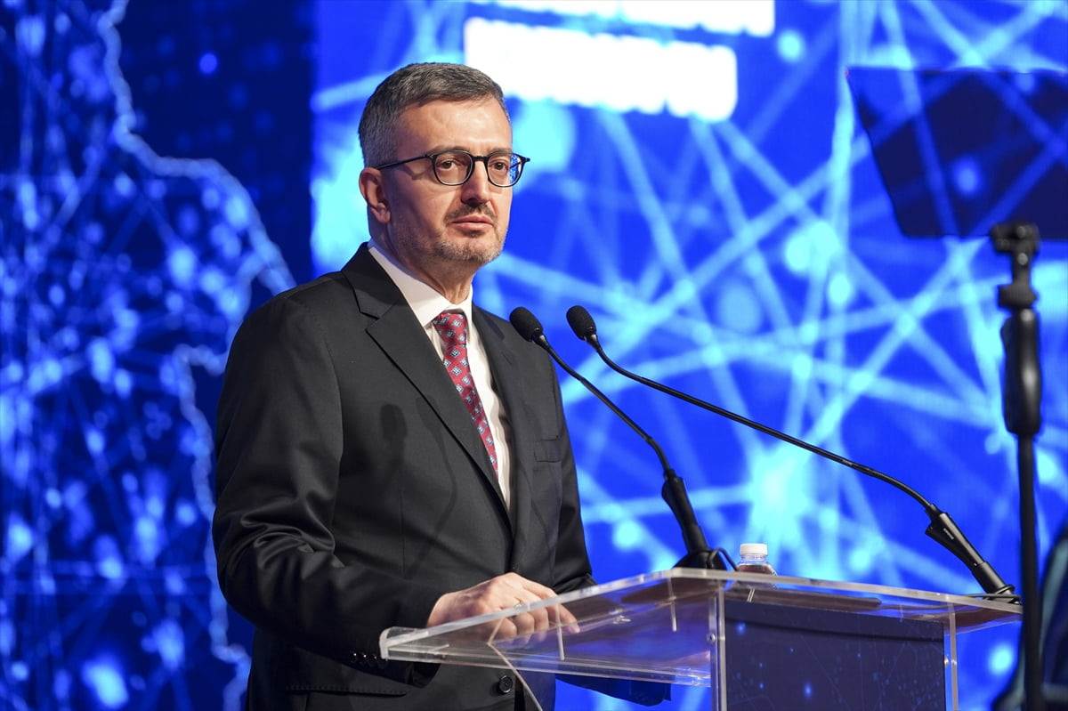 Cumhurbaşkanlığı İletişim Başkanı Burhanettin Duran, Basın İlan Kurumu tarafından, Şişli'deki...