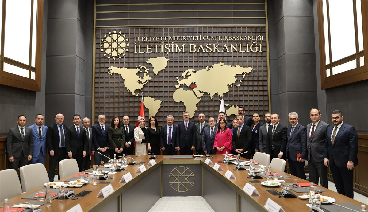 Cumhurbaşkanlığı İletişim Başkanı Burhanettin Duran, Türkiye Basın Federasyonu Genel Başkanı Sinan...