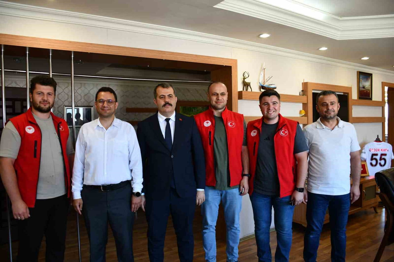 CUMHURBAŞKANLIĞI KARARNAMESİ İLE BİTLİS’İN AHLAT İLÇESİNE ATANAN VEZİRKÖPRÜ KAYMAKAMI ÖZGÜR KAYA...