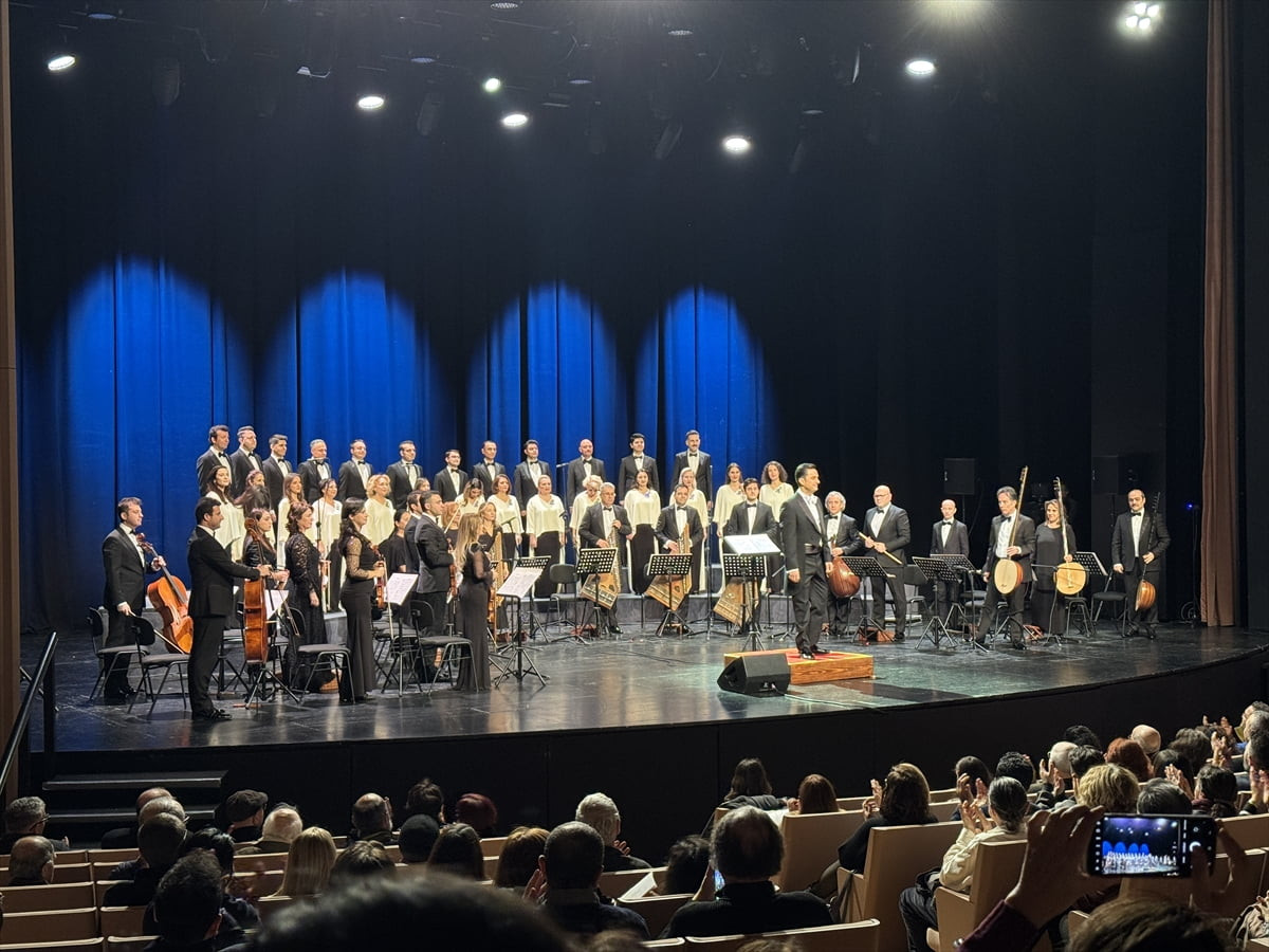 Cumhurbaşkanlığı Klasik Türk Müziği Korosu, yeni yılın ilk konserini hazırladığı "Ferahfeza"...