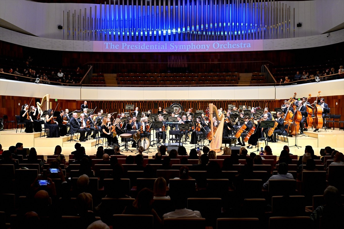 Cumhurbaşkanlığı Senfoni Orkestrası (CSO), yaklaşan Cumhuriyet Bayramı vesilesiyle Rusya'nın...