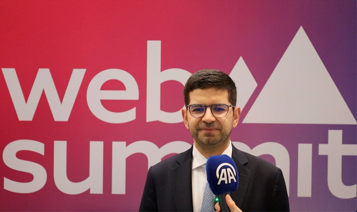  Cumhurbaşkanlığı Yatırım Ofisi Başkanı Burak Dağlıoğlu, Web Summit Doha’da Anadolu Ajansı (AA)...