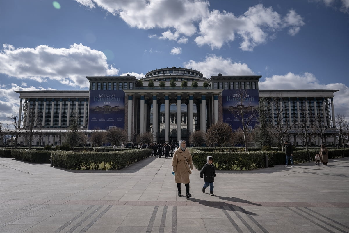 Cumhurbaşkanlığının ev sahipliğinde, Kültür ve Turizm Bakanlığı ve TRT'nin katkılarıyla düzenlenen...