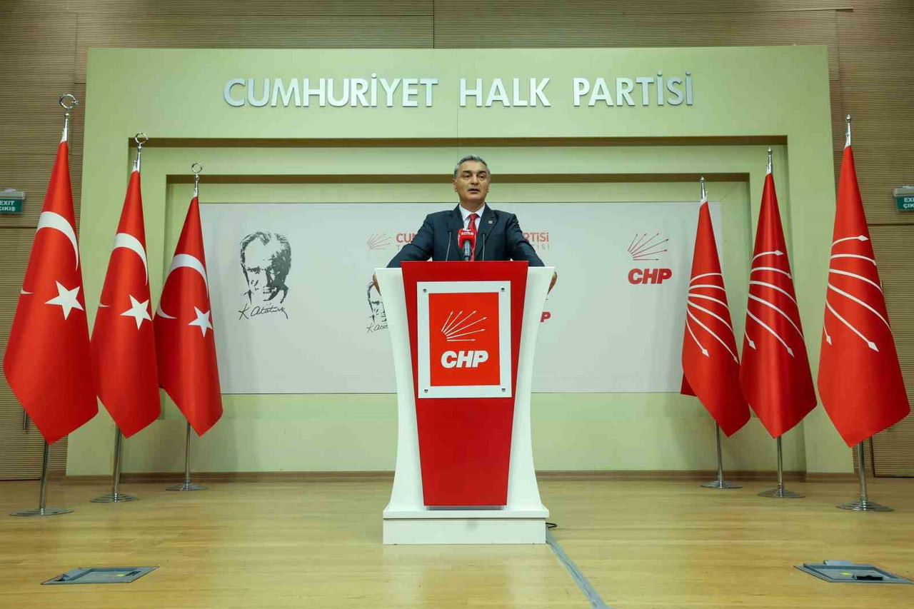 CUMHURİYET HALK PARTİSİ (CHP) SÖZCÜSÜ MÜSLİM SARI, CHP’DE ANTALYA İL BAŞKANI NAİL KAMACI VE...
