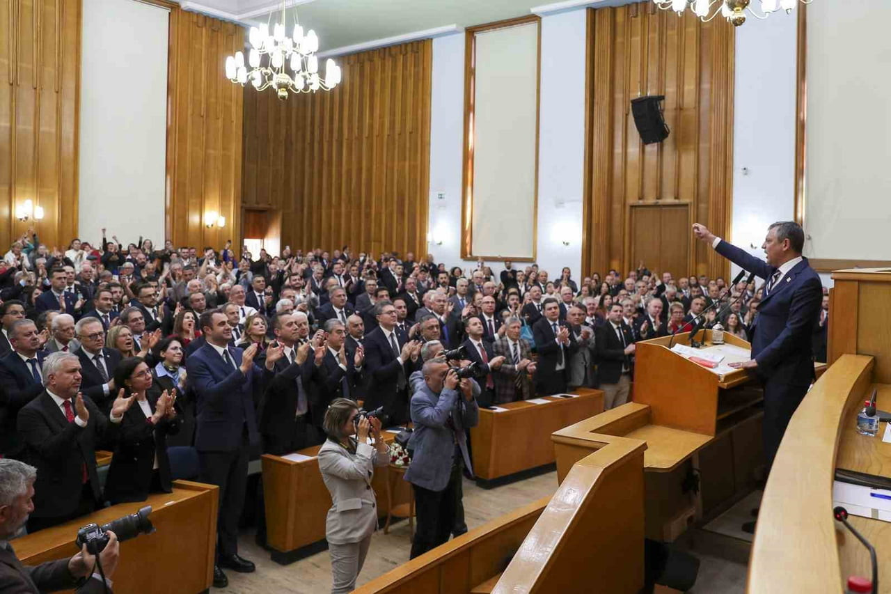 CUMHURİYET HALK PARTİSİ(CHP) GENEL BAŞKANI ÖZGÜR ÖZEL, "PARLAMENTER SİSTEMDE GÜVENOYUNDAN...