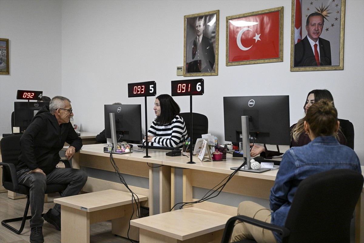 Cumhuriyet tarihinin en büyük sosyal konut hamlesi "Yüzyılın Konut Projesi", vatandaşların yoğun...