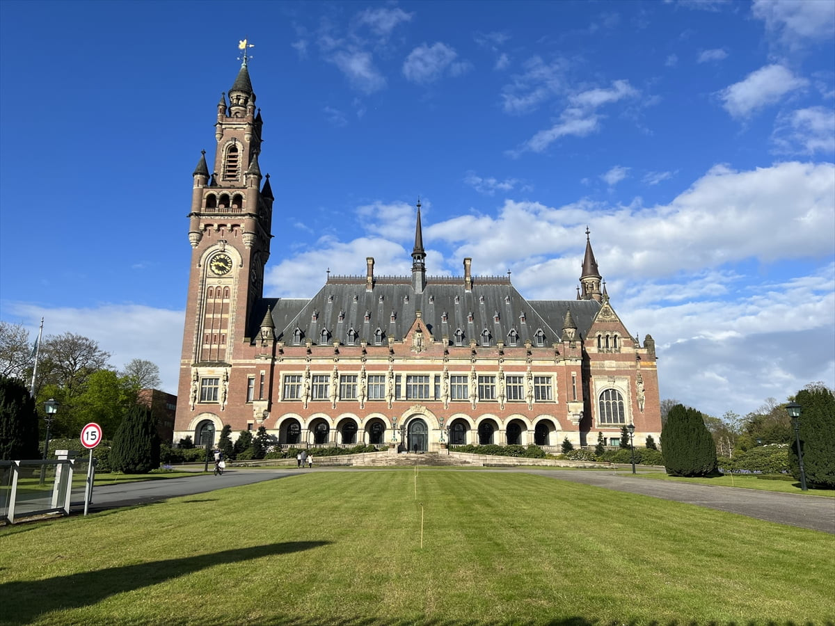 Daimi Hakemlik Mahkemesinde (PCA) başlayan tahkim duruşmasında Ruanda, İngiltere'deki düzensiz...