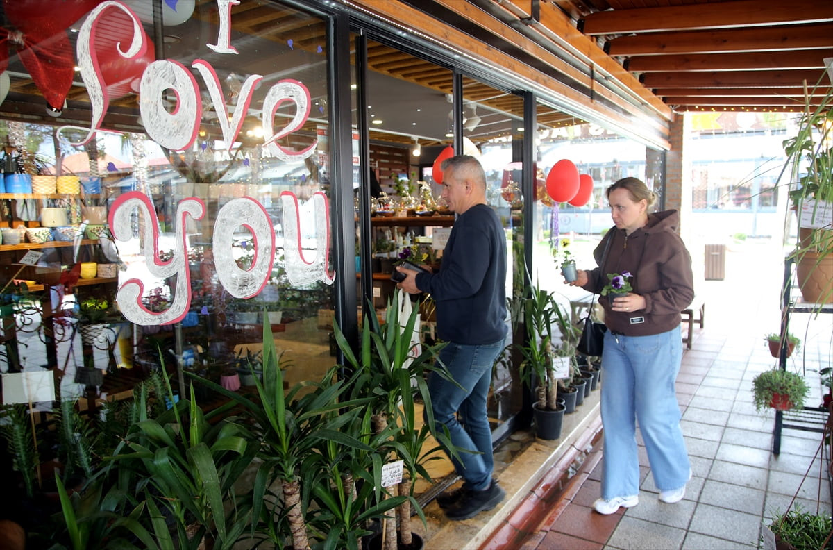 Dalaman Açık Ceza İnfaz Kurumundaki iş yurtlarında çalışarak para kazanıp meslek öğrenen...