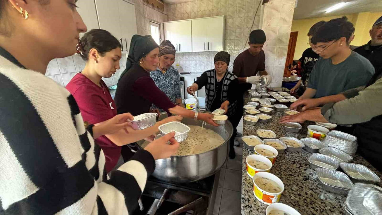DAMAL'DA AŞURE LOKMASI PROGRAMI GÜZENLENDİ. (OLGUN YILDIZ/ARDAHAN-İHA)
