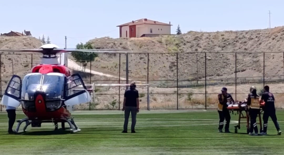 DARENDE'DE EVDE DÜŞEN 98 YAŞINDAKİ KADIN HAVA AMBULANSIYLA MALATYA'YA SEVK EDİLDİ