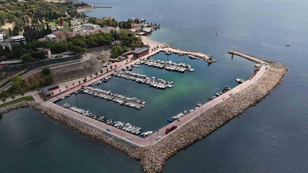 DARICA BELEDİYESİ, İLÇEDEKİ BALIKÇI BARINAĞI'NIN İŞLETMESİNİ ÜSTLENEREK YEŞİL RUHSAT SAHİBİ...