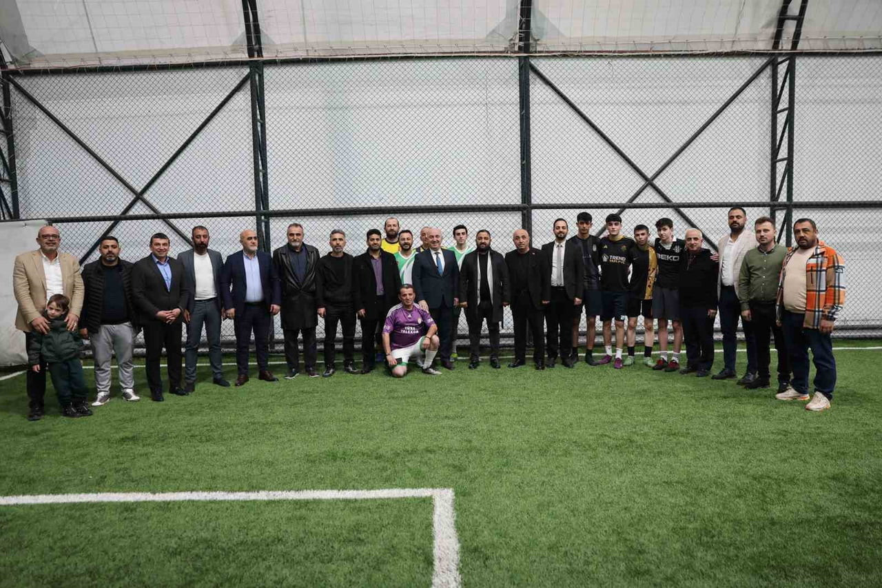 DARICA'DA DÜZENLENEN VE İLÇENİN SİMGESİ OLAN ENGİNARIN İSMİNİ TAŞIYAN "1. ENGİNAR FUTBOL...