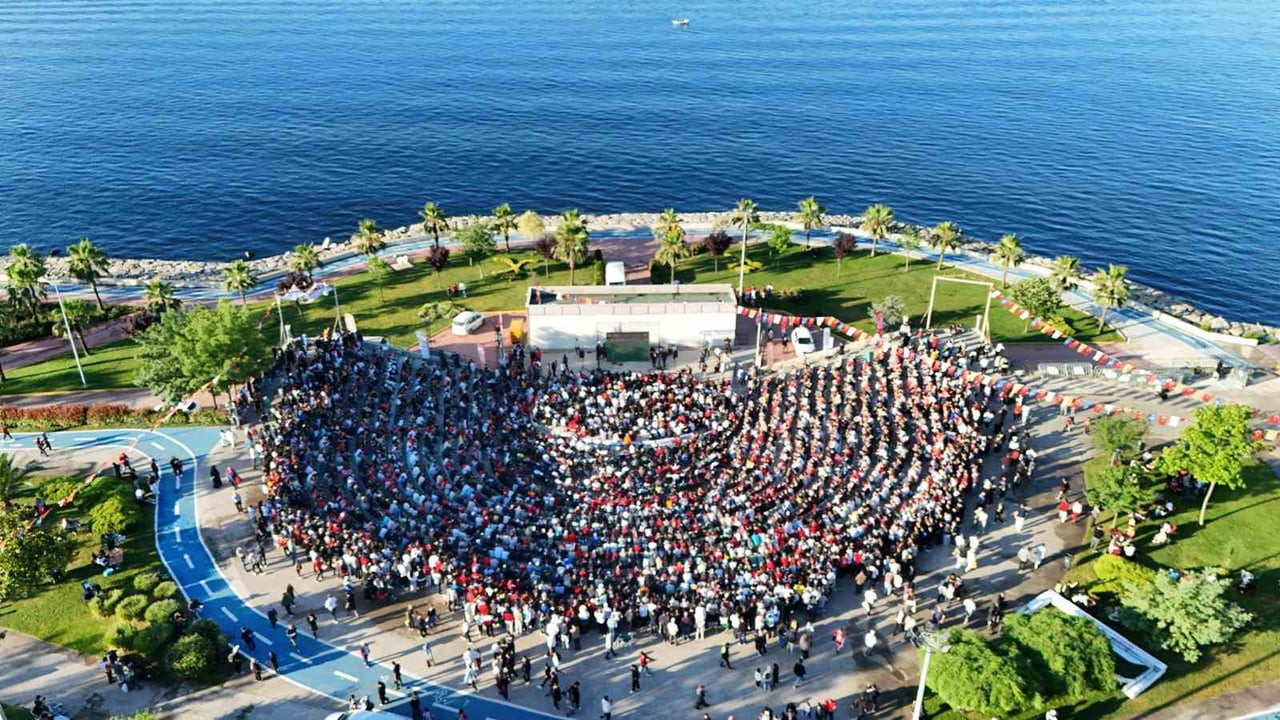 DARICA’DA A MİLLİ FUTBOL TAKIMI’NIN KRİTİK KARŞILAŞMASI İÇİN DUDAYEV SAHİLİ AMFİ TİYATRO ALANI’NDA...
