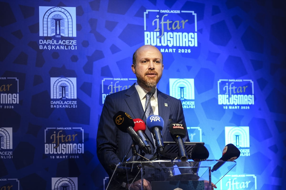 Darülaceze İdare Meclisi Üyesi Bilal Erdoğan, Darülaceze Başkanlığı'nda düzenlenen iftar...