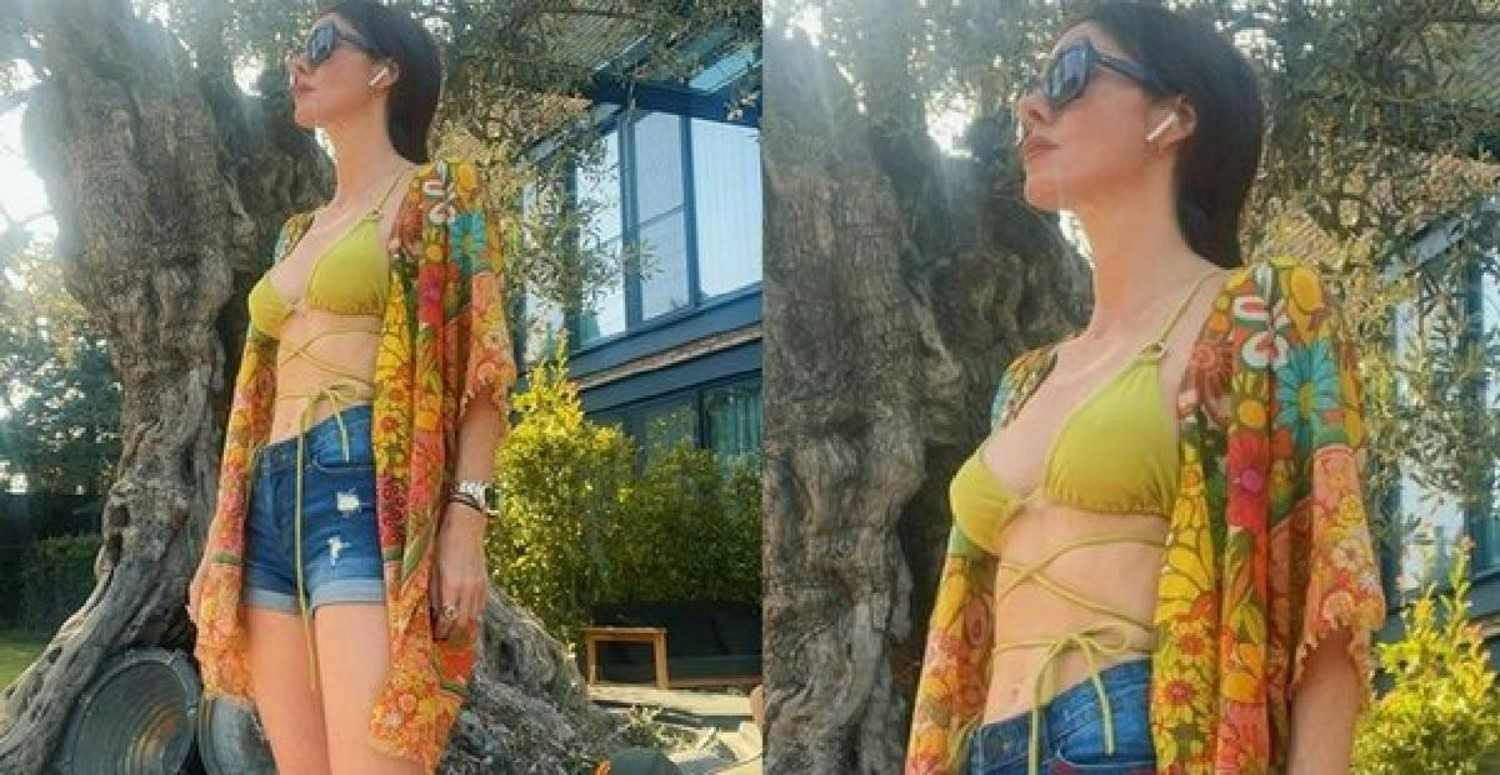 Defne Samyeli Mini Şortlu Paylaşım