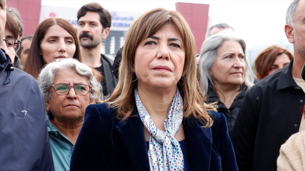 DEM Parti Erzurum Milletvekili Meral Danış Beştaş, eski HDP Eş Genel Başkanı Figen Yüksekdağ’ı...