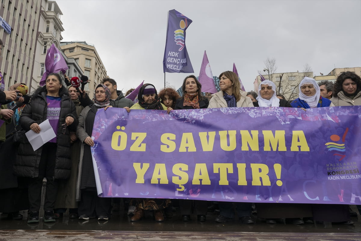 DEM Parti Eş Genel Başkanı Tülay Hatimoğulları (sol 4), Halkların Demokratik Kongresinin (HDK) "Öz...