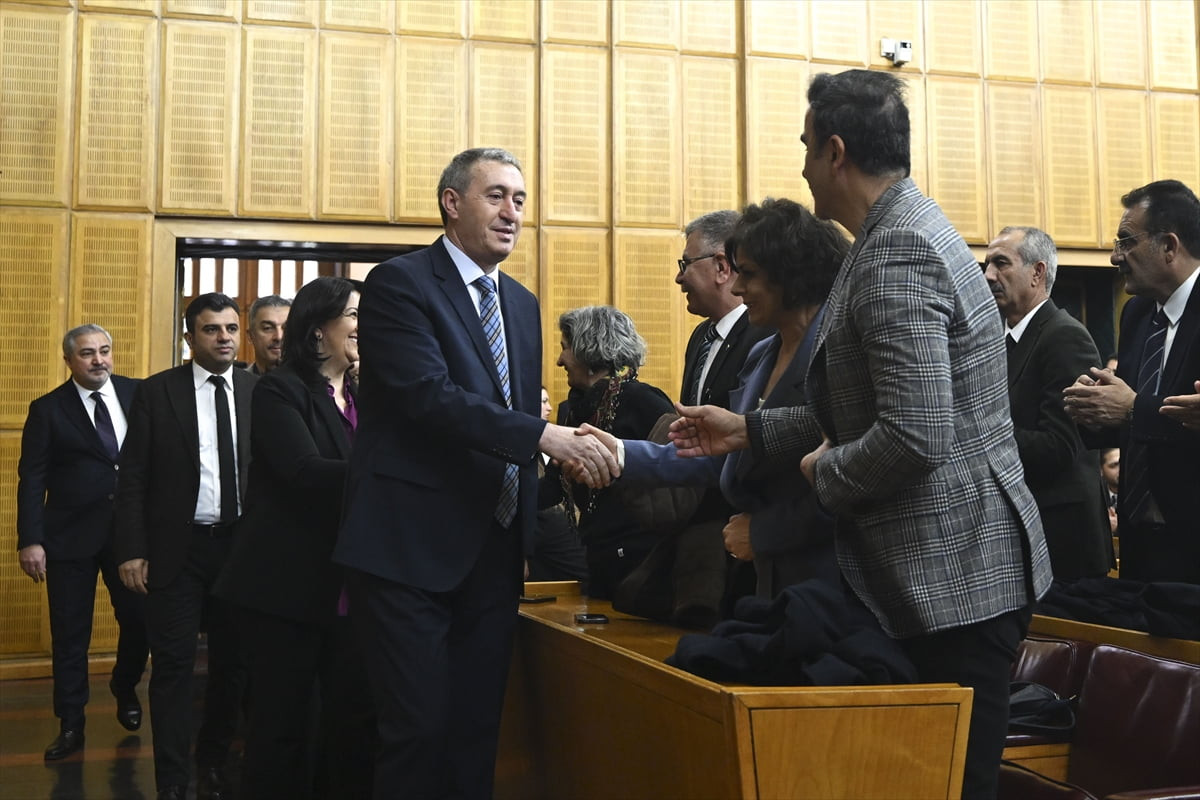 DEM Parti Eş Genel Başkanı Tuncer Bakırhan, partisinin TBMM Grup Toplantısı'na katıldı.