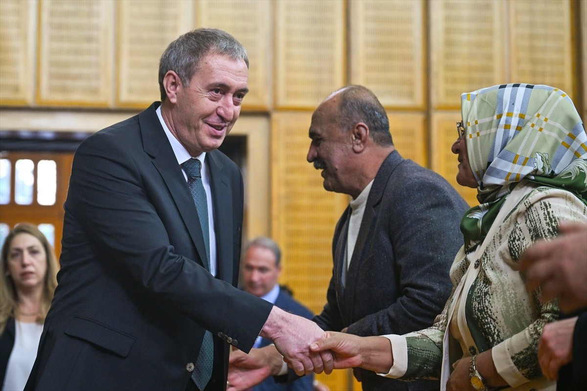 DEM Parti Eş Genel Başkanı Tuncer Bakırhan, partisinin TBMM grup toplantısına katıldı.