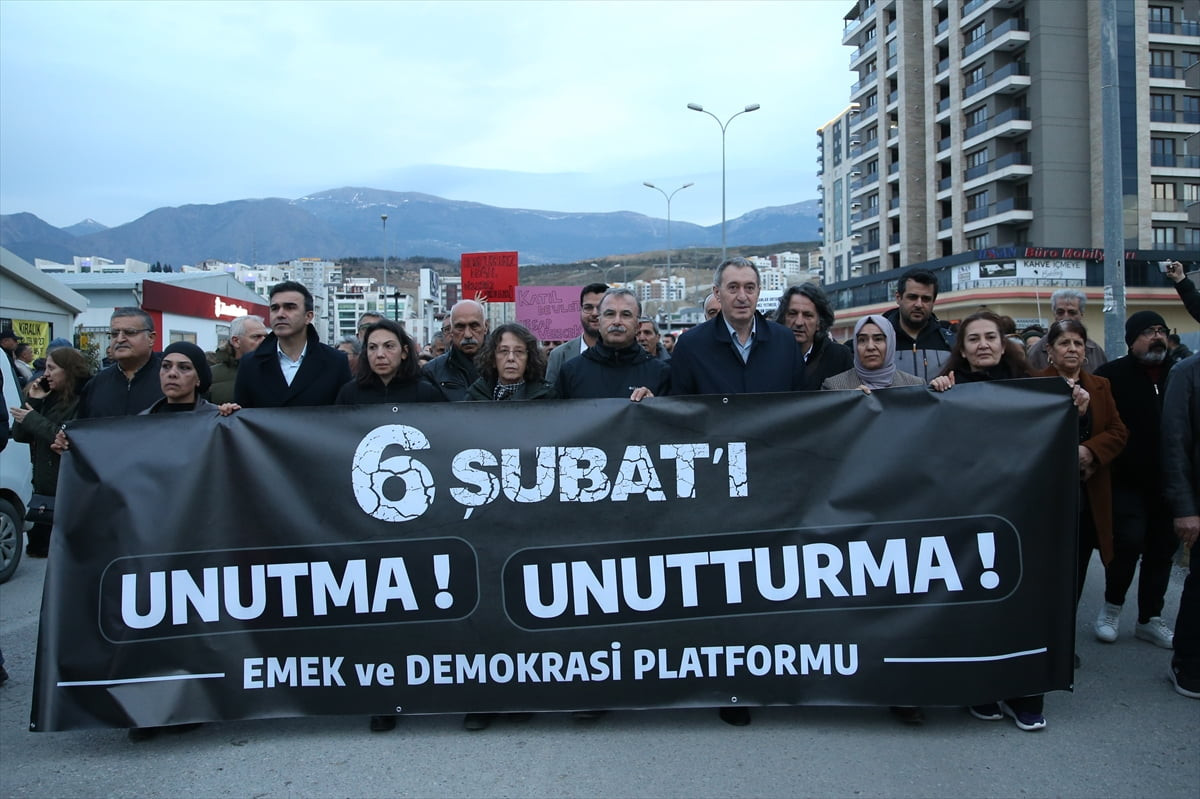 DEM Parti Eş Genel Başkanı Tuncer Bakırhan ve CHP Genel Başkan Yardımcısı Burhanettin Bulut, 6...