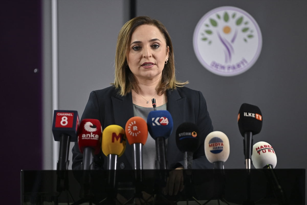 DEM Parti Sözcüsü Ayşegül Doğan, partisinin genel merkezinde düzenlediği basın toplantısında...