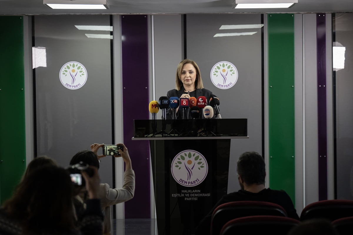 DEM Parti Sözcüsü Ayşegül Doğan, partisinin genel merkezinde düzenlediği basın toplantısında...