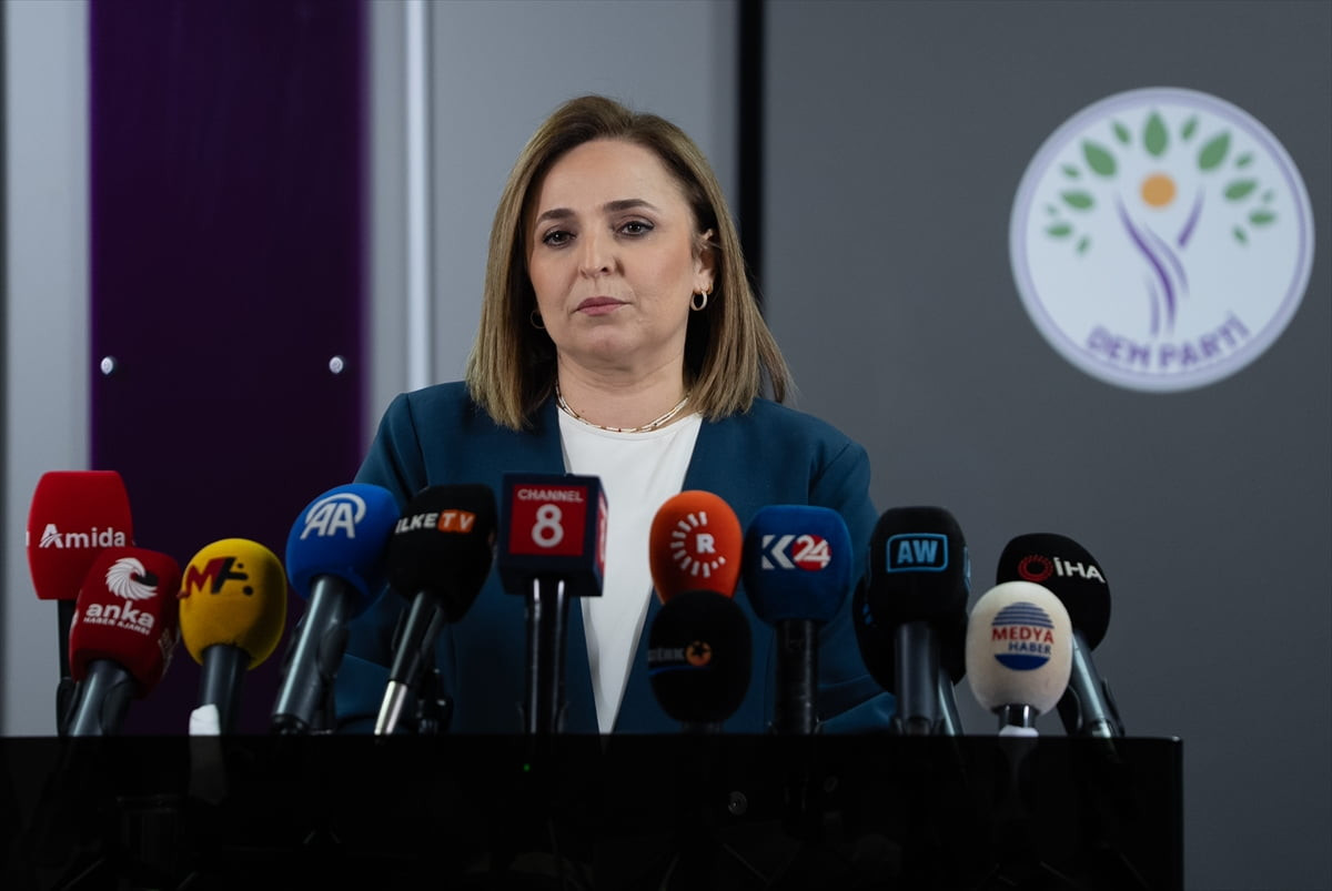 DEM Parti Sözcüsü Ayşegül Doğan, partisinin genel merkezinde düzenlediği basın toplantısında...