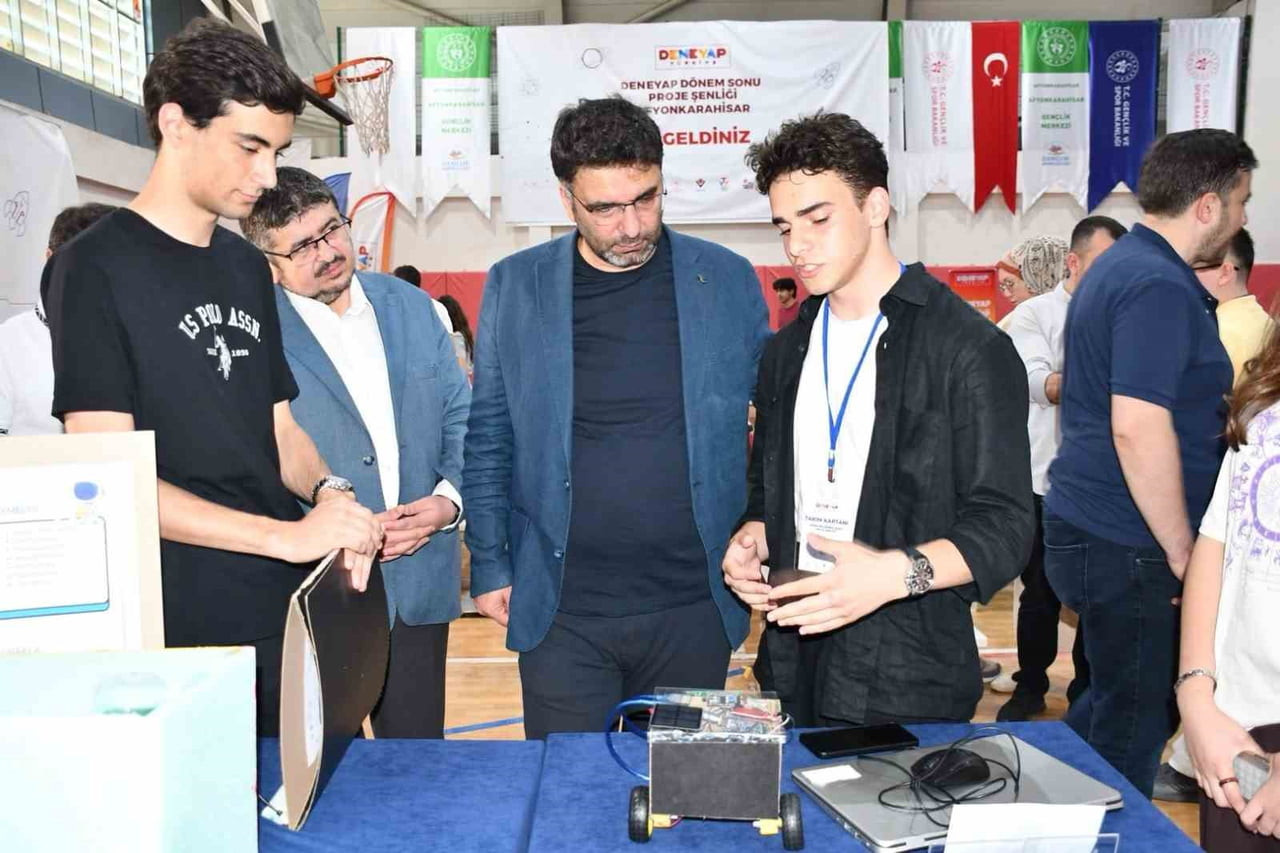 DENEYAP TEKNOLOJİ ATÖLYELERİ DÖNEM SONU PROJE ŞENLİĞİ, AFYONKARAHİSAR GENÇLİK MERKEZİNDE...