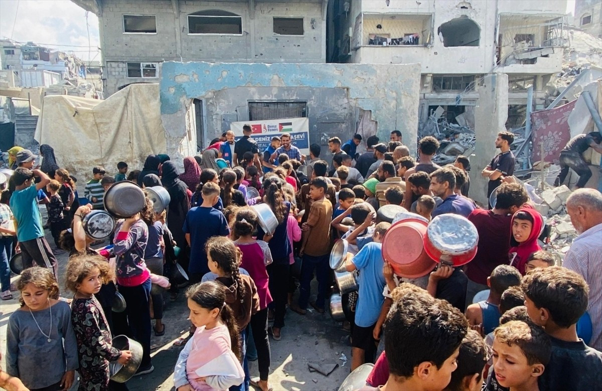 Deniz Feneri Derneği Genel Başkanı Mehmet Cengiz, Gazze'de başlatılan ateşkesin ardından bölgeye...