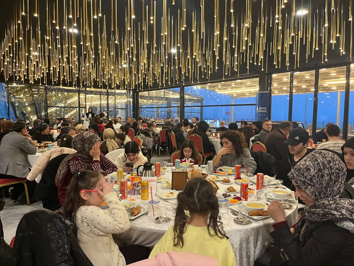 Deniz Feneri Derneği, İslam İşbirliği Teşkilatı tarafından "Dünya Yetimler Günü" ilan edilen...