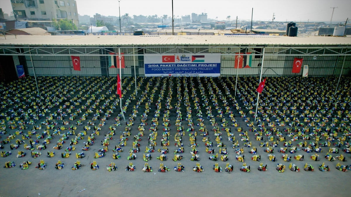 Deniz Feneri Derneği, ramazanda Türkiye'nin yanı sıra 30 farklı ülkede yürüttüğü yardım...