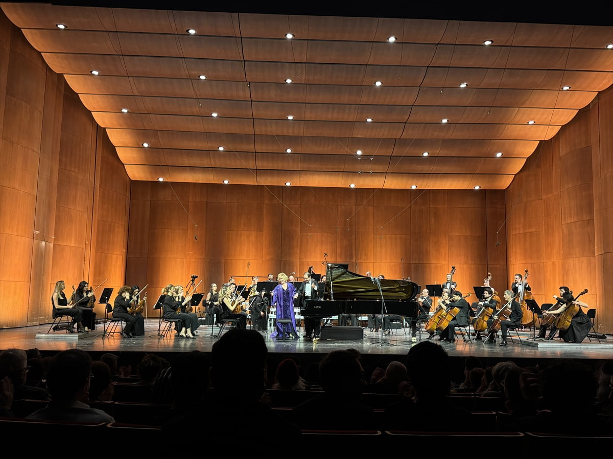 DenizBank'ın 21 yıldır desteklediği İstanbul Devlet Senfoni Orkestrası (İDSO), 8 Mart Dünya...