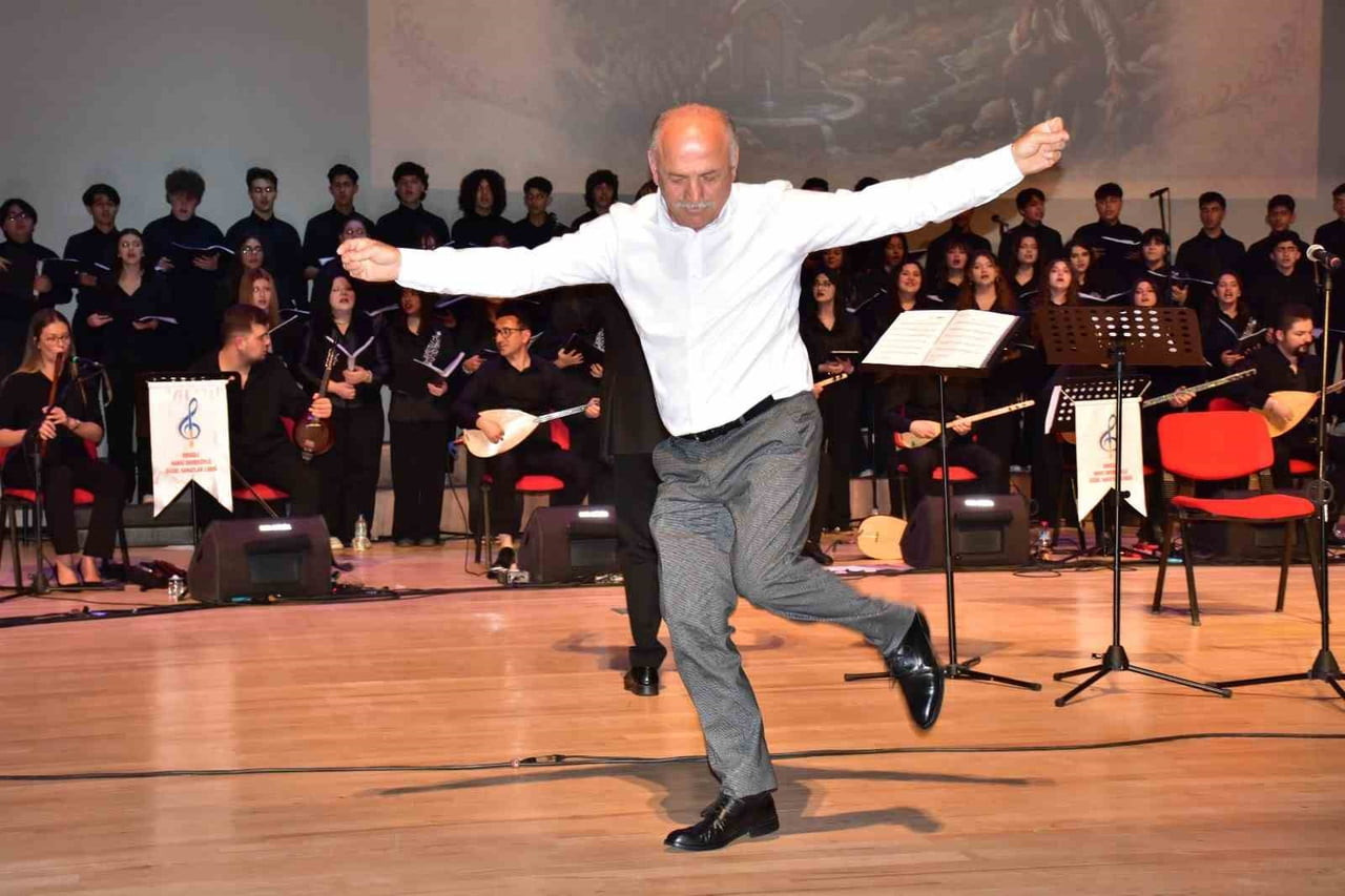 DENİZLİ HAKKI DEREKÖYLÜ GÜZEL SANATLAR LİSESİ ÖĞRETMEN VE ÖĞRENCİLERİ, İLÇE İLÇE, KÖY KÖY GEZEREK...