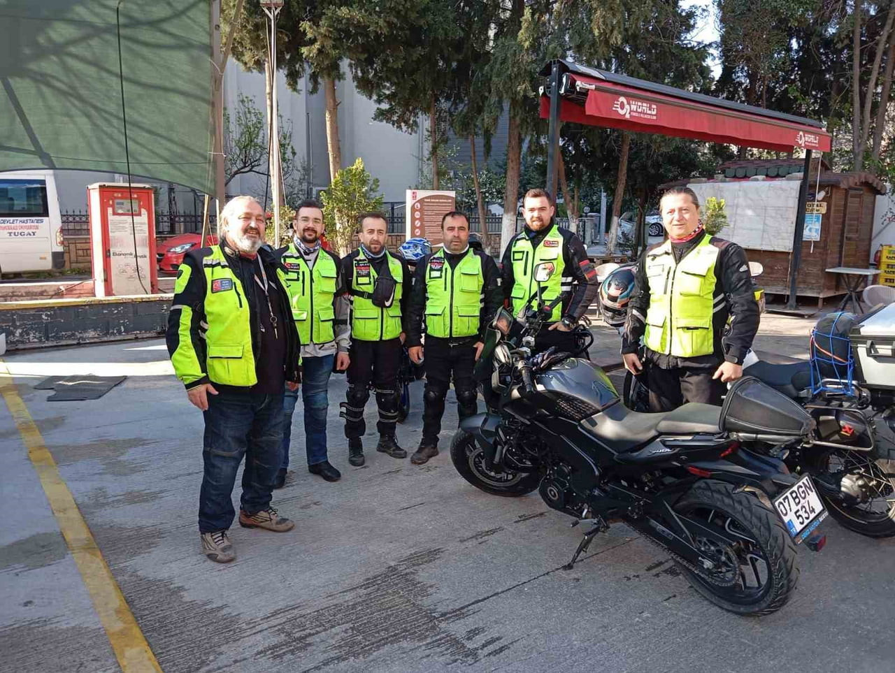 DENİZLİ'DE BİR ARAYA GELEN BULDAN MOTOSİKLET KULLANICILARI (BULMOK) ÜYELERİ, UZMAN EĞİTMENLERDEN...