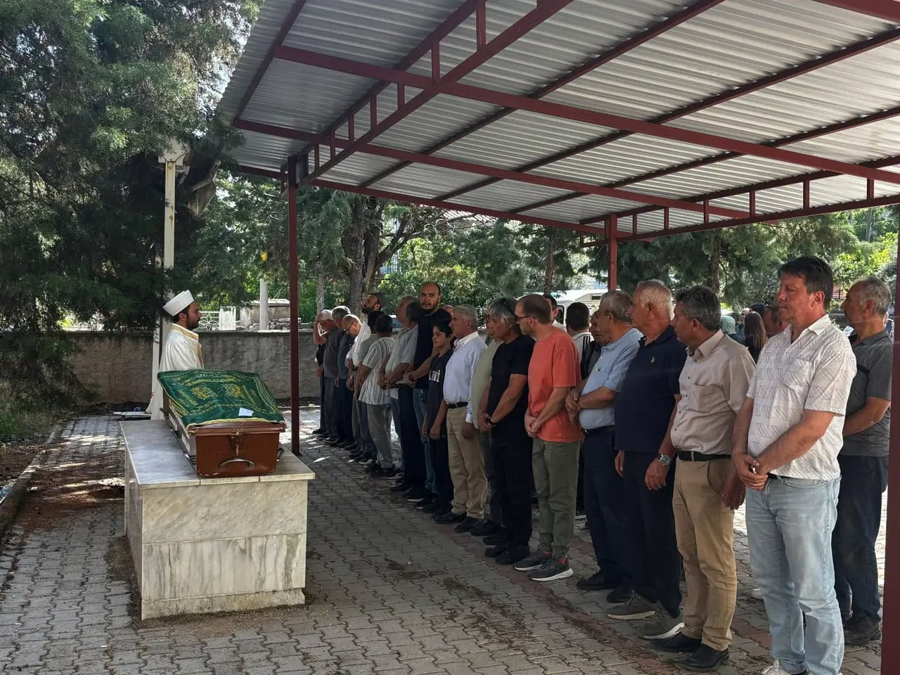 DENİZLİ'DE UZUN YILLARDIR MEDYA DÜNYASINDA EMEK VEREN GAZETECİ KADRİYE SÖZERİ'NİN VEFAT EDEN...