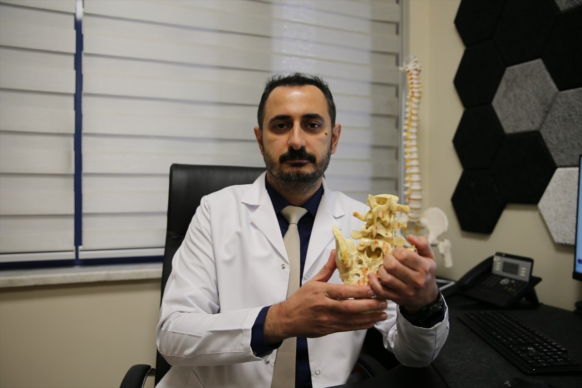 Denizli'deki Pamukkale Üniversitesi Hastanesi’nde (PAÜ) tam kapalı cerrahi yöntemle ameliyat...