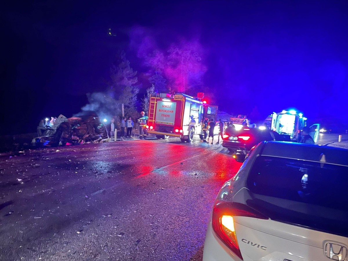 Denizli'nin Acıpayam ilçesinde otomobil ile kamyonetin çarpıştığı kazada 1 kişi hayatını kaybetti...