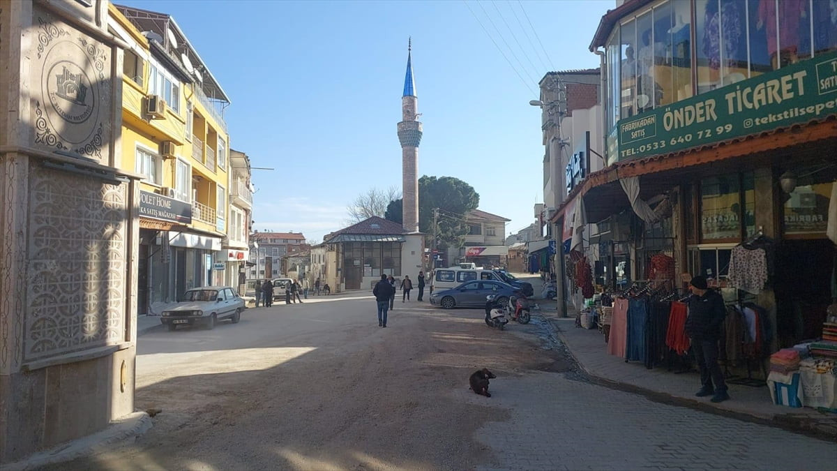 Denizli'nin Buldan ilçesinde, saat 09.21'de, 5,1 büyüklüğünde deprem meydana geldi.