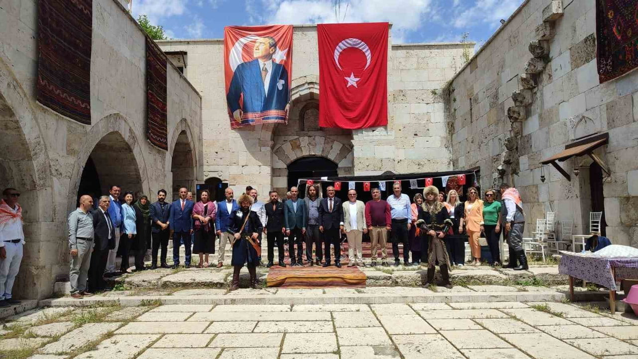 DENİZLİ’DE EFE VE YÖRÜK KÜLTÜRÜNÜ YAŞATMAK AMACIYLA FAALİYETLERİNİ SÜRDÜREN DENİZLİ EFELERİ VE...